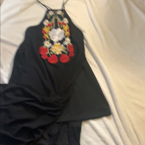 Black dress - Picture 3 of 4